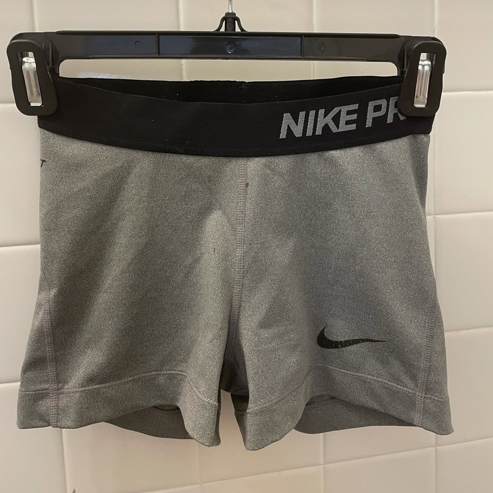Nike pros 3” gray spandex
